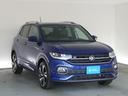 VWブランドの多彩なMODELの綺麗な中古車が道行く人たちに楽しんでもらいますよう展示しております。