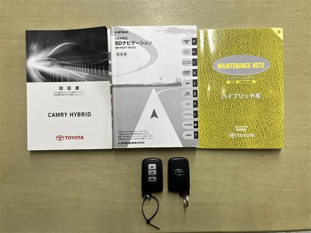 カムリ ハイブリッド　Ｇパッケージ　フルセグナビＴＶ　バックカメラ　ＤＶＤ再生　ＥＴＣ　整備手帳　スマートキー　パワーウインドウ　ＰＷシート　ドラレコ　アルミ　サイドエアバッグ　ＡＵＸ　ＡＢＳ　パワステ　デュアルエアバック（6枚目）