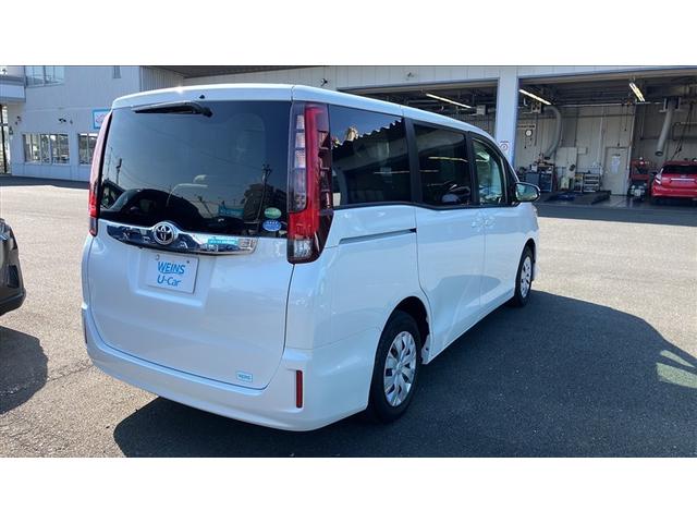 ノア Ｘ　大型フルセグナビＴＶ　バックカメラ　ＤＶＤ再生　ＥＴＣ　両側自動ドア　整備手帳　イモビライザー　アイドリングストッ　メンテナンスノート　ＡＵＸ　ワンオーナー車　ＬＥＤランプ　スマートキ　　３列（5枚目）