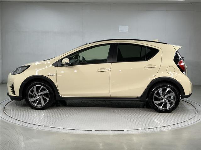 アクア クロスオーバー　ナビＴＶ　バックカメラ　ＥＴＣ　衝突回避ブレーキ　クリアランスソナー　メディアプレイヤー接続　整備手帳　イモビライザー　ナビＴＶ　エアコン　１オ－ナ－　ＥＳＣ　記録簿　アルミホイール　キーフリー（2枚目）