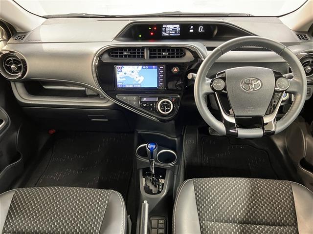 アクア クロスオーバー　ナビＴＶ　バックカメラ　ＥＴＣ　衝突回避ブレーキ　クリアランスソナー　メディアプレイヤー接続　整備手帳　イモビライザー　ナビＴＶ　エアコン　１オ－ナ－　ＥＳＣ　記録簿　アルミホイール　キーフリー（5枚目）