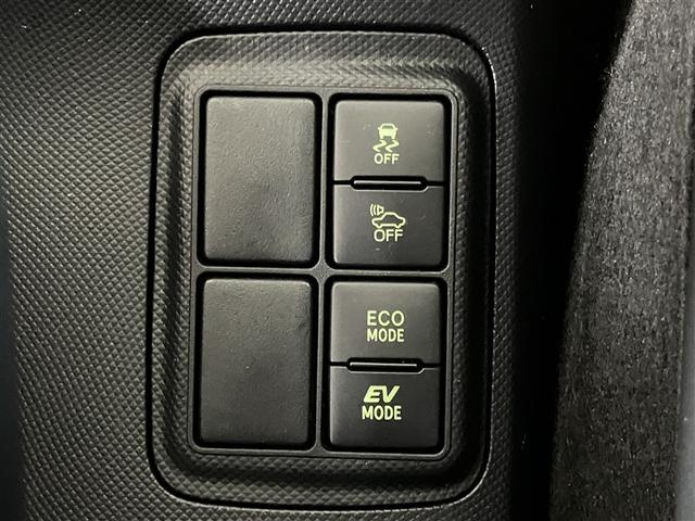 アクア クロスオーバー　ナビＴＶ　バックカメラ　ＥＴＣ　衝突回避ブレーキ　クリアランスソナー　メディアプレイヤー接続　整備手帳　イモビライザー　ナビＴＶ　エアコン　１オ－ナ－　ＥＳＣ　記録簿　アルミホイール　キーフリー（11枚目）