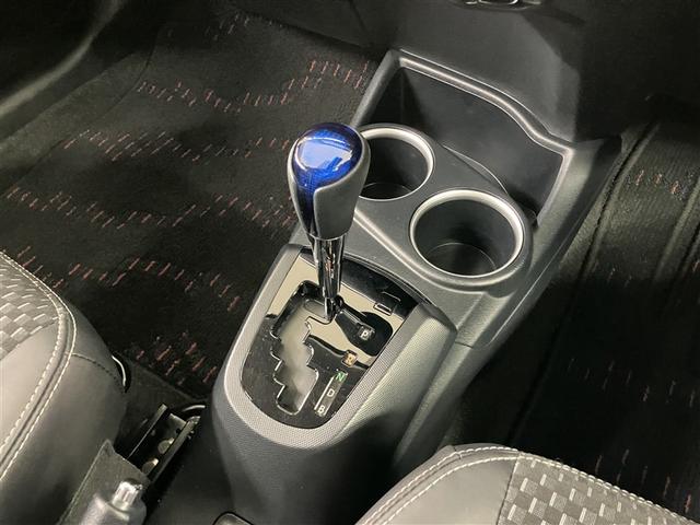 アクア クロスオーバー　ナビＴＶ　バックカメラ　ＥＴＣ　衝突回避ブレーキ　クリアランスソナー　メディアプレイヤー接続　整備手帳　イモビライザー　ナビＴＶ　エアコン　１オ－ナ－　ＥＳＣ　記録簿　アルミホイール　キーフリー（12枚目）