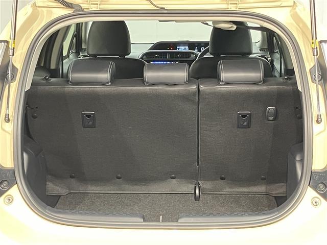 アクア クロスオーバー　ナビＴＶ　バックカメラ　ＥＴＣ　衝突回避ブレーキ　クリアランスソナー　メディアプレイヤー接続　整備手帳　イモビライザー　ナビＴＶ　エアコン　１オ－ナ－　ＥＳＣ　記録簿　アルミホイール　キーフリー（17枚目）