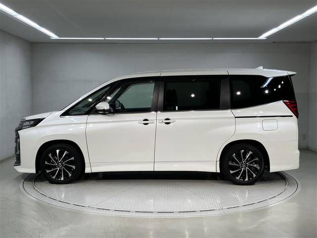 ノア ハイブリッドＳ－Ｚ　後席モニター　大型フルセグナビＴＶ　全周囲カメラ　シートヒーター　ＤＶＤ再生　ＥＴＣ２．０　パワーバックドア　　オートクルーズコントロール　両側自動ドア　ＬＥＤランプ　バックモニター　ＡＣ１００Ｖ（2枚目）