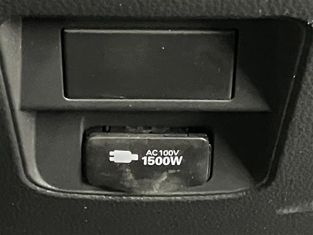 ノア ハイブリッドＳ－Ｚ　後席モニター　大型フルセグナビＴＶ　全周囲カメラ　シートヒーター　ＤＶＤ再生　ＥＴＣ２．０　パワーバックドア　　オートクルーズコントロール　両側自動ドア　ＬＥＤランプ　バックモニター　ＡＣ１００Ｖ（12枚目）