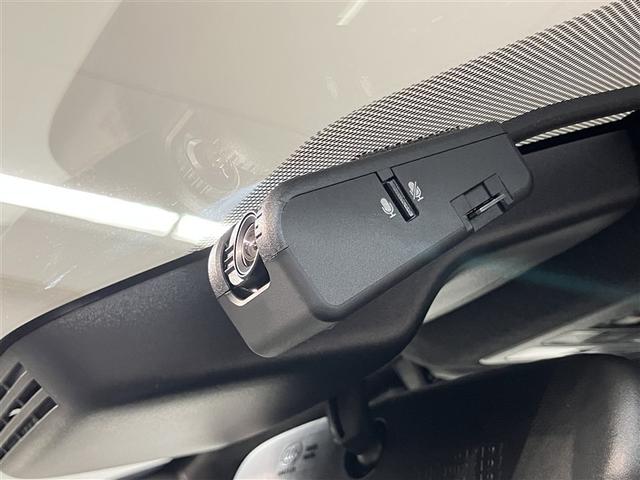 ヴォクシー Ｓ－Ｚ　ＤＶＤ再生機能　スマートキープッシュスタート　両側電動パワースライドドア　パワーウインドウ　１オナ　ＥＴＣ車載器　ＬＥＤライト　アルミホイール　盗難防止装置　記録簿　横滑り防止機能　キーフリー　ＡＢＳ（11枚目）