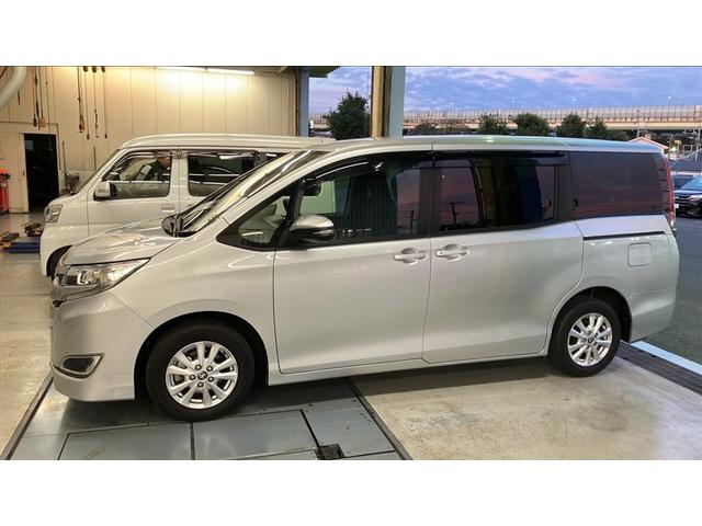 ノア ハイブリッドG 前後ドラレコ 大型フルセグナビTV バックカメラ DVD再 ETC 両側自動ドア シートヒーター 衝突回避ブレーキ 整備手帳 LEDへッドライト イモビライザー クルコン クリアランスソナー(2枚目)