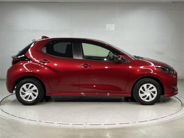 ヤリス Ｘ　ナビ　バックカメラ　ＥＴＣ　衝突回避ブレーキ　横滑り防止装置付き　ワイヤレスキー　バックガイドモニター　盗難防止　サイドエアバック　エアコン　Ｗエアバッグ　パワーウインドウ　ＥＴＣ付　運転席エアバッグ（3枚目）