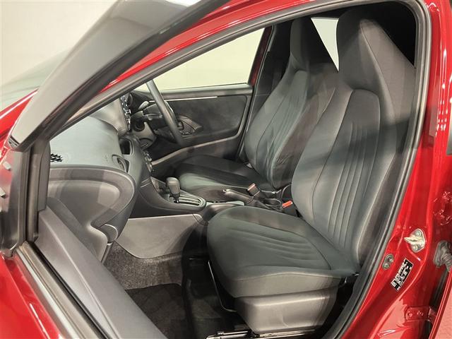 ヤリス Ｘ　ナビ　バックカメラ　ＥＴＣ　衝突回避ブレーキ　横滑り防止装置付き　ワイヤレスキー　バックガイドモニター　盗難防止　サイドエアバック　エアコン　Ｗエアバッグ　パワーウインドウ　ＥＴＣ付　運転席エアバッグ（13枚目）