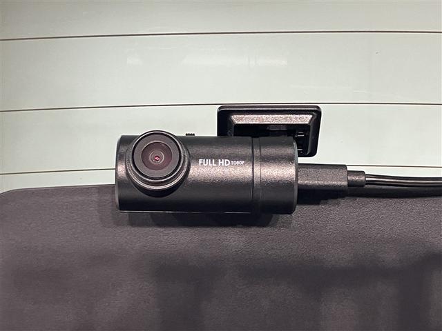 ヤリス Ｇ　全周囲カメラ　前後ドラレコ　衝突回避ブレーキ　整備手帳　バックカメラ　スマートキー＆プッシュスタート　ドライブレコーダー　ＬＥＤヘッド　イモビ　横滑り防止システム　クルーズＣ　ＡＢＳ　１オーナー（10枚目）