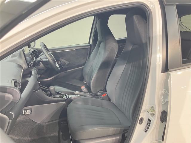 ヤリス Ｇ　全周囲カメラ　前後ドラレコ　衝突回避ブレーキ　整備手帳　バックカメラ　スマートキー＆プッシュスタート　ドライブレコーダー　ＬＥＤヘッド　イモビ　横滑り防止システム　クルーズＣ　ＡＢＳ　１オーナー（16枚目）