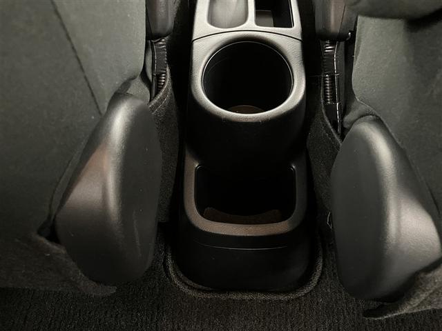 アクア Ｓスタイルブラック　ナビＴＶ　バックカメラ　ＥＴＣ　衝突回避ブレーキ　ＡＵＸ端子　バックモニタ－　ナビＴＶ　イモビライザー　スマートキープッシュスタート　ＥＴＣ付き　Ｗエアバッグ　キーフリ　メモリーナビゲーション（31枚目）