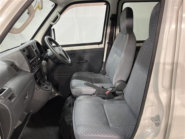 中古車のコンディションはそれぞれです、販売は原則として実車を見てからとさせて頂いております。是非見に来て下さいませ！