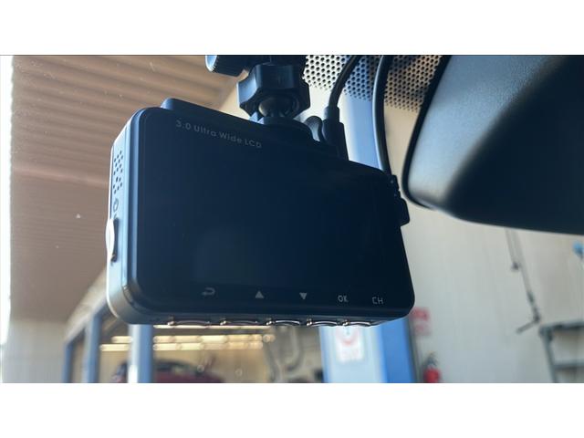 ノア ハイブリッドＳ－Ｚ　大型フルセグナビＴＶ　バックカメラ　ＤＶＤ再　ＥＴＣ２．０　　横滑り防止機能　エアバッグ　オートクルーズコントロール　両側自動ドア　スマートエントリー　ＬＥＤランプ　バックモニター　ＡＣ１００Ｖ（11枚目）