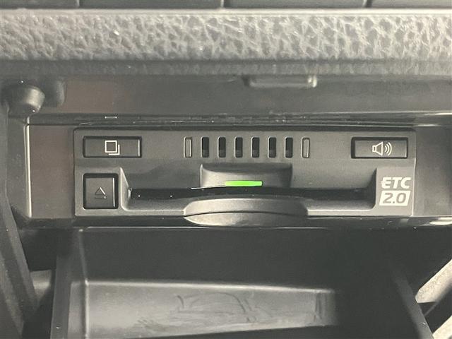 カムリ Ｇレザーパッケージ　フルセグナビＴＶ　バックカメラ　ＥＴＣ２．０　ＤＶＤ再生　オートクルーズコントロール　ドラレコ　衝突被害軽減　ＤＶＤプレーヤー　定期点検記録簿　ＬＥＤランプ　横滑り防止　電動シート（8枚目）