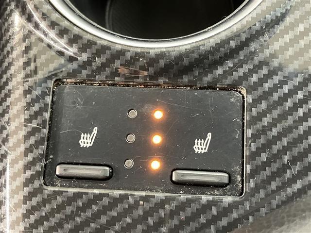 カムリ Ｇレザーパッケージ　フルセグナビＴＶ　バックカメラ　ＥＴＣ２．０　ＤＶＤ再生　オートクルーズコントロール　ドラレコ　衝突被害軽減　ＤＶＤプレーヤー　定期点検記録簿　ＬＥＤランプ　横滑り防止　電動シート（12枚目）