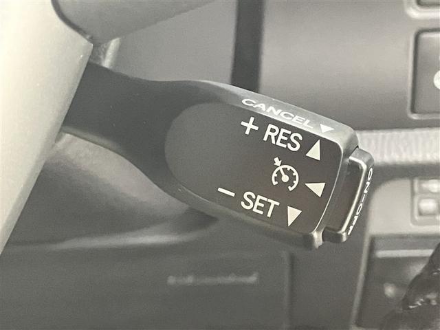 エスクァイア ハイブリッドＧｉプレミアムパッケジブラックテーラード　後席モニター　大型フルセグナビＴＶ　バックカメラ　ＤＶＤ再生　ＥＴＣ２．０　誤発進抑制機能　ＡＣ１００Ｖ　ドライブレコーダー　スマートキー　イモビライザー　ＬＥＤランプ　クルーズコントロール（17枚目）