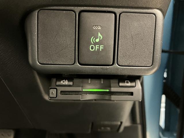 アクア Ｓ　フルセグナビＴＶ　バックカメラ　ＤＶＤ再生　ＥＴＣスマートキープッシュスタート　キーレスエントリ　フルセグ地デジ　イモビ　整備手帳　ワンオーナー車　オートエアコン　ＥＳＣ　ＡＵＸ端（9枚目）