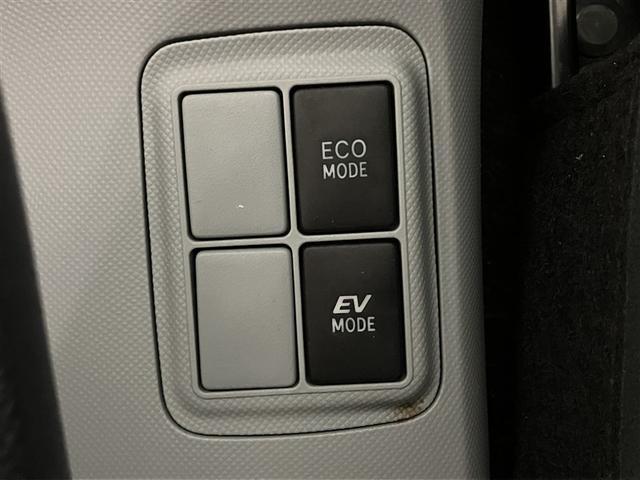 アクア Ｓ　フルセグナビＴＶ　バックカメラ　ＤＶＤ再生　ＥＴＣスマートキープッシュスタート　キーレスエントリ　フルセグ地デジ　イモビ　整備手帳　ワンオーナー車　オートエアコン　ＥＳＣ　ＡＵＸ端（15枚目）