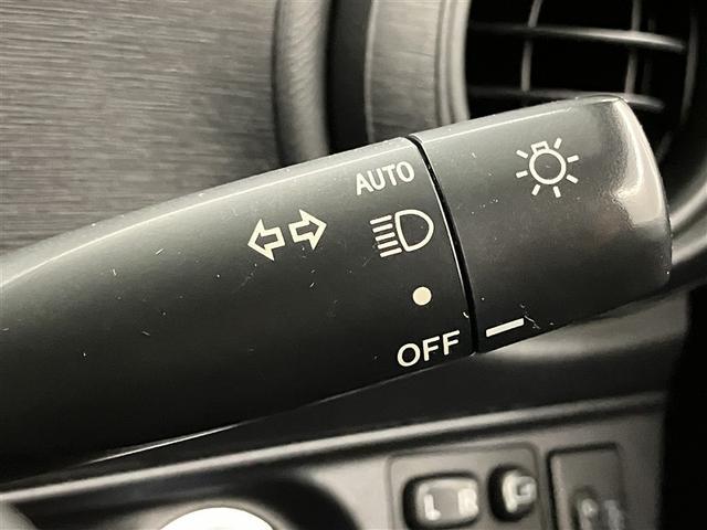 アクア Ｓ　フルセグナビＴＶ　バックカメラ　ＤＶＤ再生　ＥＴＣスマートキープッシュスタート　キーレスエントリ　フルセグ地デジ　イモビ　整備手帳　ワンオーナー車　オートエアコン　ＥＳＣ　ＡＵＸ端（18枚目）