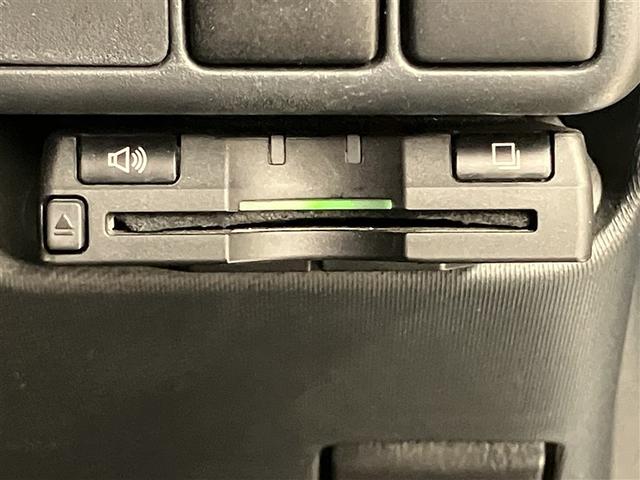 アクア Ｇ　フルセグナビＴＶ　バックカメラ　ＤＶＤ再　ＥＴＣ　シートヒーター　整備手帳　セキュリティー　メンテナンスノート　ドライブレコーダ　デュアルエアバック　ナビＴＶ　パワーウィンドウ　１オーナ－　ＥＳＣ（8枚目）