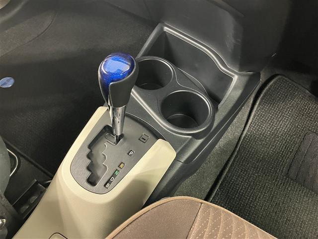 アクア Ｇ　フルセグナビＴＶ　バックカメラ　ＤＶＤ再　ＥＴＣ　シートヒーター　整備手帳　セキュリティー　メンテナンスノート　ドライブレコーダ　デュアルエアバック　ナビＴＶ　パワーウィンドウ　１オーナ－　ＥＳＣ（11枚目）