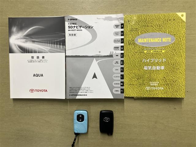 アクア Ｇ　フルセグナビＴＶ　バックカメラ　ＤＶＤ再　ＥＴＣ　シートヒーター　整備手帳　セキュリティー　メンテナンスノート　ドライブレコーダ　デュアルエアバック　ナビＴＶ　パワーウィンドウ　１オーナ－　ＥＳＣ（21枚目）