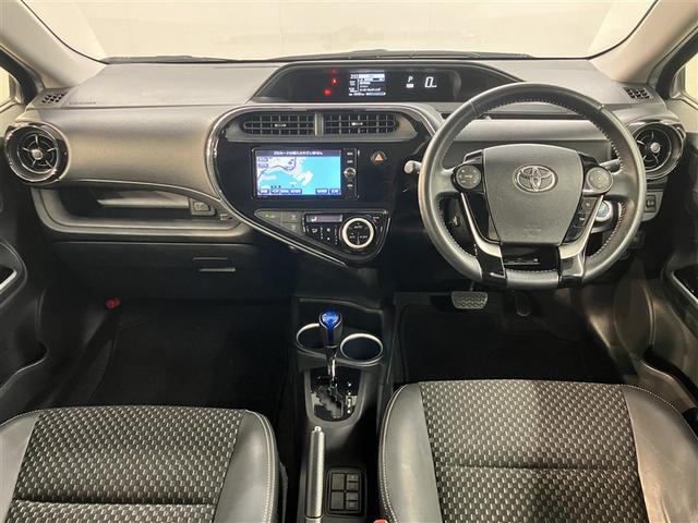 アクア クロスオーバー　ナビＴＶ　バックカメラ　ＥＴＣ　ドライブレコーダー　メディアプレイヤー接続　Ｂカメラ　地デジ　イモビライザー　ナビＴＶ　エアコン　ＥＳＣ　記録簿　ドライブレコーダー　アルミホイール　　ＤＶＤ再生（5枚目）