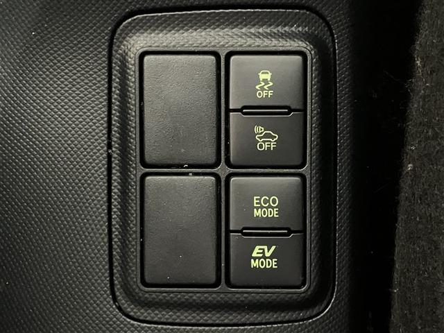 アクア クロスオーバー　ナビＴＶ　バックカメラ　ＥＴＣ　ドライブレコーダー　メディアプレイヤー接続　Ｂカメラ　地デジ　イモビライザー　ナビＴＶ　エアコン　ＥＳＣ　記録簿　ドライブレコーダー　アルミホイール　　ＤＶＤ再生（11枚目）