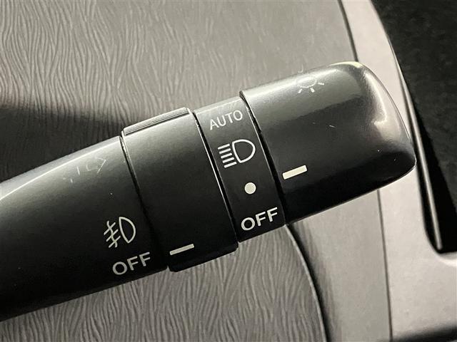 プリウス Ｓツーリングセレクション・マイコーデ　フルセグナビＴＶ／バックカメラ／ＥＴＣ／ＤＶＤ再生　整備点検記録簿　ＥＳＣ　イモビライザー　スマートキー＆プッシュスタート　ＬＥＤライト　キーフリーシステム　ＨＤＤナビ　アルミ　ワンオーナー（18枚目）