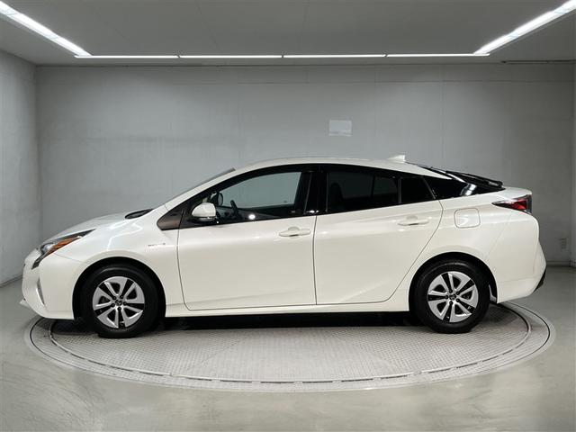 プリウス Ａ　大型フルセグナビＴＶ　バックカメラ　ＥＴＣ２．０　　衝突軽減ブレーキシステム　Ｂモニタ　記録簿有　ＬＥＤヘッド　クルーズコントロール　セキュリティー　スマートキー　パワーステアリング（2枚目）