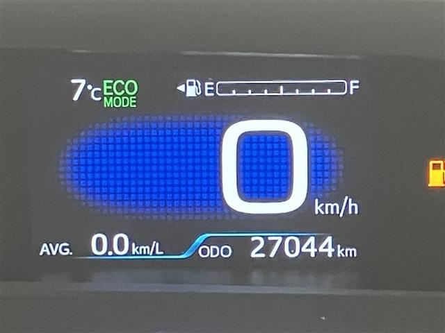 プリウス Ａ　大型フルセグナビＴＶ　バックカメラ　ＥＴＣ２．０　　衝突軽減ブレーキシステム　Ｂモニタ　記録簿有　ＬＥＤヘッド　クルーズコントロール　セキュリティー　スマートキー　パワーステアリング（13枚目）