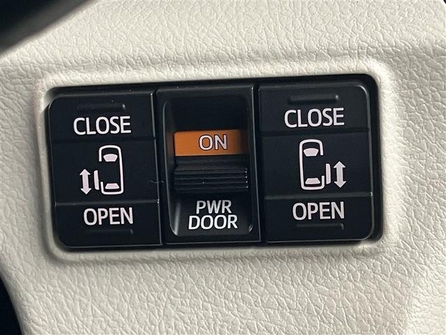 シエンタ Ｇ　全周囲カメラ　フルセグナビＴＶ　バックカメラ　ＤＶＤ再生　ＥＴＣ２．０　前後ドラレコ　両側自動ドア　衝突回避ブレーキ　フルセグ地デジＴＶ　スマートキ　キーレスエントリ　１オーナー　ＬＥＤランプ　３列（12枚目）