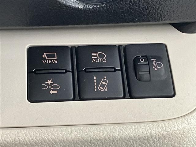 シエンタ Ｇ　全周囲カメラ　フルセグナビＴＶ　バックカメラ　ＤＶＤ再生　ＥＴＣ２．０　前後ドラレコ　両側自動ドア　衝突回避ブレーキ　フルセグ地デジＴＶ　スマートキ　キーレスエントリ　１オーナー　ＬＥＤランプ　３列（13枚目）