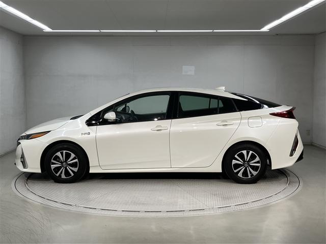 プリウスＰＨＶ Ａナビパッケージ　全周囲カメラ　前後ドラレコ　ＥＴＣ２．０　大型フルセグナビＴＶ　衝突軽減ブレーキ　ＡＣ１００Ｖ電源　クルーズコントロール　ＬＥＤヘッドライト　　スマ―トキー　バックモニタ－　ワンオーナー　パワーシート（2枚目）