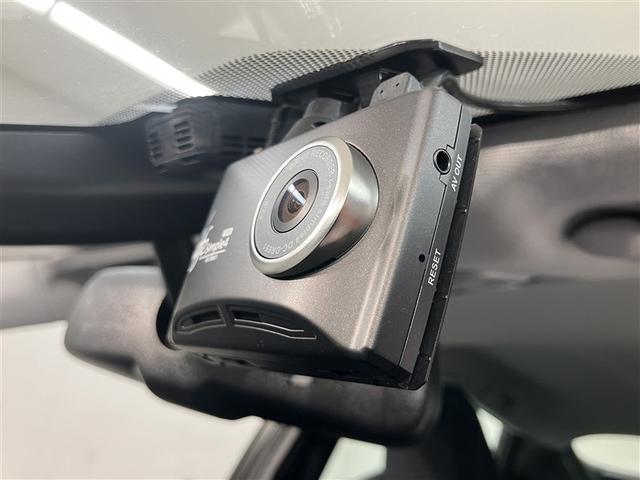 プリウスＰＨＶ Ａナビパッケージ　全周囲カメラ　前後ドラレコ　ＥＴＣ２．０　大型フルセグナビＴＶ　衝突軽減ブレーキ　ＡＣ１００Ｖ電源　クルーズコントロール　ＬＥＤヘッドライト　　スマ―トキー　バックモニタ－　ワンオーナー　パワーシート（10枚目）