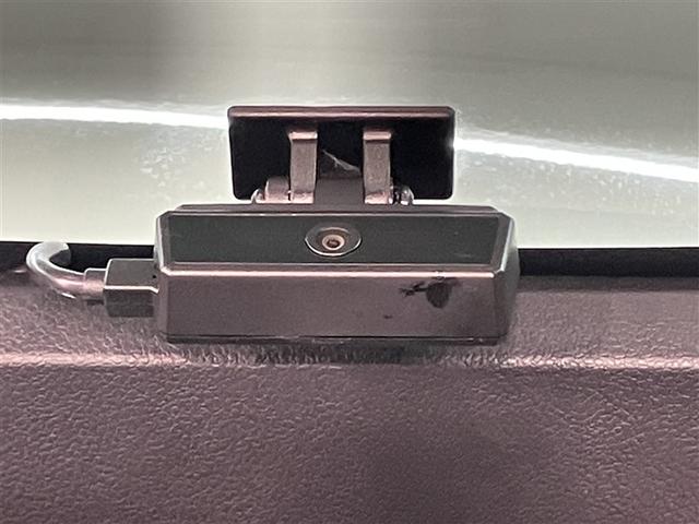 プリウスＰＨＶ Ａナビパッケージ　全周囲カメラ　前後ドラレコ　ＥＴＣ２．０　大型フルセグナビＴＶ　衝突軽減ブレーキ　ＡＣ１００Ｖ電源　クルーズコントロール　ＬＥＤヘッドライト　　スマ―トキー　バックモニタ－　ワンオーナー　パワーシート（11枚目）