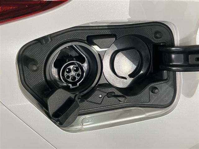 プリウスＰＨＶ Ａナビパッケージ　全周囲カメラ　前後ドラレコ　ＥＴＣ２．０　大型フルセグナビＴＶ　衝突軽減ブレーキ　ＡＣ１００Ｖ電源　クルーズコントロール　ＬＥＤヘッドライト　　スマ―トキー　バックモニタ－　ワンオーナー　パワーシート（24枚目）