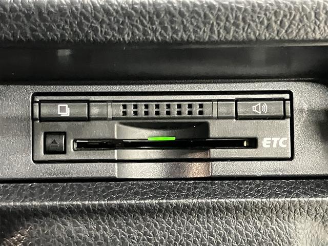 ノア Ｓｉ　後席モニター　フルセグナビＴＶ　バックカメラ　ＥＴＣ　ＤＶＤ再生　横滑防止装置　記録簿有　地上デジタル　ＬＥＤライト　パワーウィンドウ　ＤＶＤ再生可能　パワーステアリング　ＡＡＣ　ＥＴＣ付き　ＡＢＳ（9枚目）