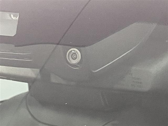 ヤリスクロス Ｚ　シートヒーター　ナビＴＶ　バックカメラ　前後ドラレコ　ドラレコ付き　エアバック　横滑防止　盗難防止装置　カーテンエアバック　パワーステアリング　オートクルーズ　アルミ　メディアプレイヤー接続（9枚目）