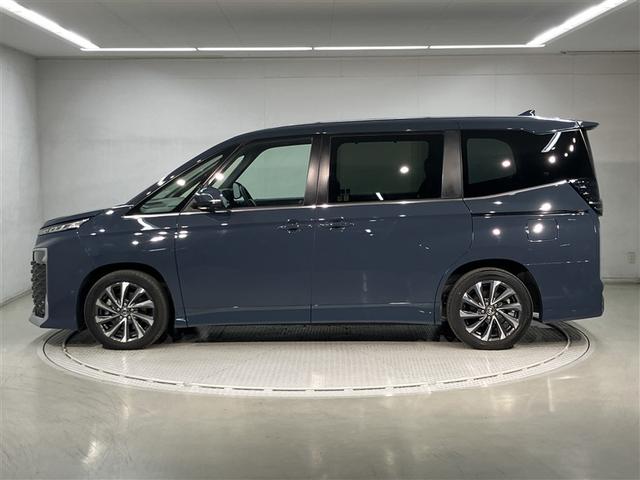 ヴォクシー ハイブリッドＳ－Ｚ　両側Ｐドア　カーテンエアバック　スマキ　プリクラッシュセーフティシステム　Ｒカメラ　アルミ　１００Ｖ　クルーズコントロール　横滑り防止機能　ＬＥＤランプ　キーフリー　エアバッグ　ＰＳ　ＡＢＳ　ＡＣ（2枚目）