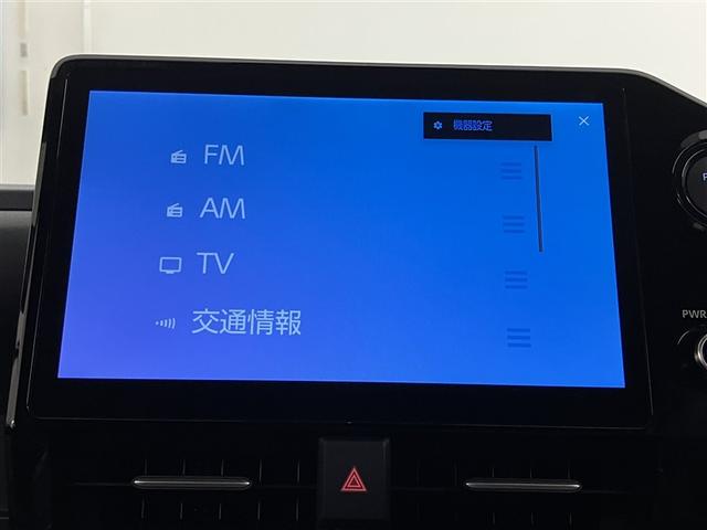 ノア ハイブリッドＳ－Ｚ　横滑り防止機能　エアバッグ　オートクルーズコントロール　地デジ　両側自動ドア　ダブルエアコン　スマートエントリー　ＬＥＤランプ　バックモニター　メモリナビ　３列シート　ＥＴＣ付き　ＡＢＳ　ＡＣ１００Ｖ（9枚目）
