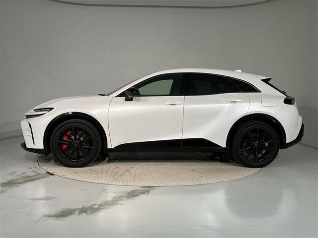 クラウンスポーツ ＲＳ　サンルーフ　メモリーナビ　ナビＴＶ　地デジ　バックカメラ　ＥＴＣ　４ＷＤ　ミュージックプレイヤー接続可　パワーシート　クルーズコントロール　盗難防止装置　横滑り防止機能　キーレス　スマートキー（2枚目）