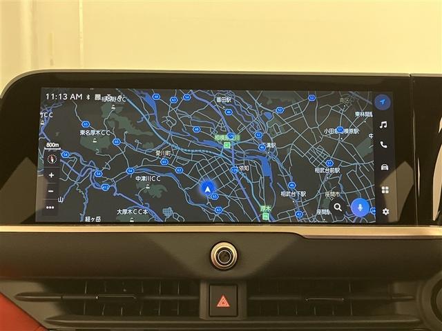 クラウンスポーツ ＲＳ　サンルーフ　メモリーナビ　ナビＴＶ　地デジ　バックカメラ　ＥＴＣ　４ＷＤ　ミュージックプレイヤー接続可　パワーシート　クルーズコントロール　盗難防止装置　横滑り防止機能　キーレス　スマートキー（8枚目）
