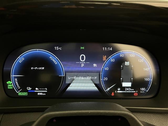クラウンスポーツ ＲＳ　サンルーフ　メモリーナビ　ナビＴＶ　地デジ　バックカメラ　ＥＴＣ　４ＷＤ　ミュージックプレイヤー接続可　パワーシート　クルーズコントロール　盗難防止装置　横滑り防止機能　キーレス　スマートキー（12枚目）