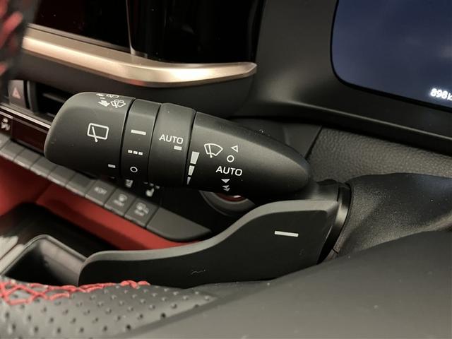 クラウンスポーツ ＲＳ　サンルーフ　メモリーナビ　ナビＴＶ　地デジ　バックカメラ　ＥＴＣ　４ＷＤ　ミュージックプレイヤー接続可　パワーシート　クルーズコントロール　盗難防止装置　横滑り防止機能　キーレス　スマートキー（19枚目）