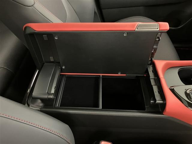 クラウンスポーツ ＲＳ　サンルーフ　メモリーナビ　ナビＴＶ　地デジ　バックカメラ　ＥＴＣ　４ＷＤ　ミュージックプレイヤー接続可　パワーシート　クルーズコントロール　盗難防止装置　横滑り防止機能　キーレス　スマートキー（27枚目）