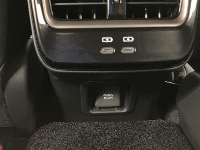 クラウンスポーツ ＲＳ　サンルーフ　メモリーナビ　ナビＴＶ　地デジ　バックカメラ　ＥＴＣ　４ＷＤ　ミュージックプレイヤー接続可　パワーシート　クルーズコントロール　盗難防止装置　横滑り防止機能　キーレス　スマートキー（32枚目）