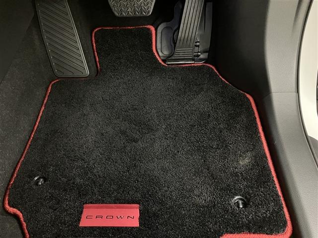 クラウンスポーツ ＲＳ　サンルーフ　メモリーナビ　ナビＴＶ　地デジ　バックカメラ　ＥＴＣ　４ＷＤ　ミュージックプレイヤー接続可　パワーシート　クルーズコントロール　盗難防止装置　横滑り防止機能　キーレス　スマートキー（34枚目）